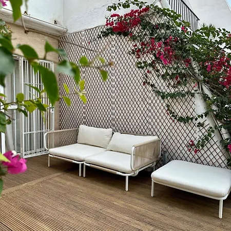 アパート Beautifully Decorated Near The エステポナ